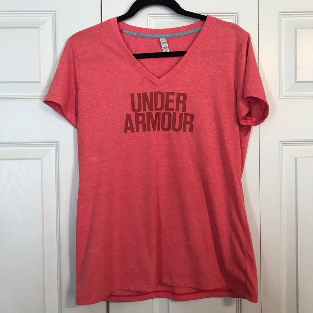 UNDER ARMOUR Medium Pink V-Neck T-Shirt Heat Gear - Picture 1 of 6
